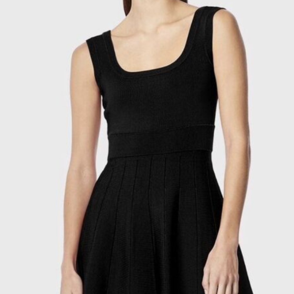 Elegant Black Sleeveless Dress